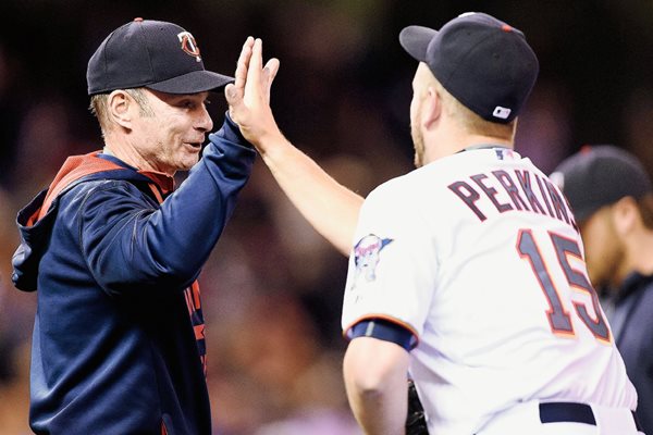 Paul Molitor de los Mellizos de Minessota busca la unidad de su equipo. (Foto Prensa Libre: AFP)