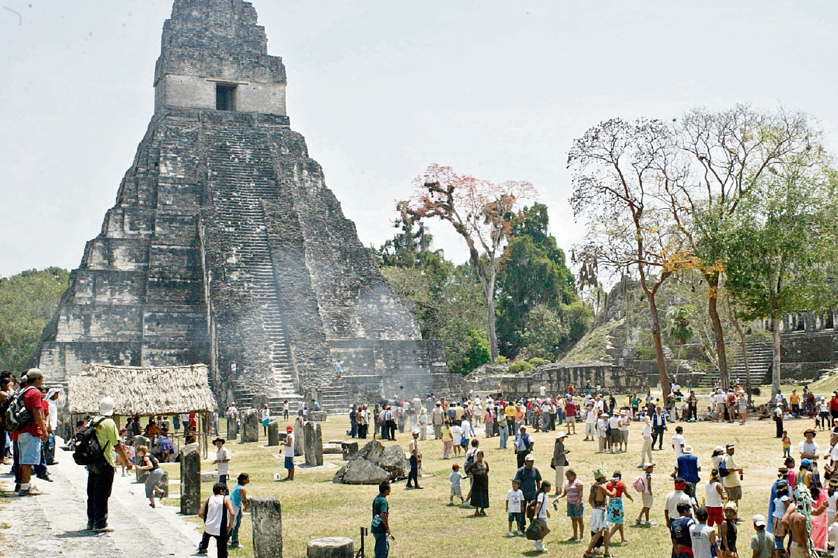 La campaña “Sal de Paseo” tiene como objetivo que los guatemaltecos dispongan de la opción de salir de vacaciones sin gastar mucho dinero y explorar los destinos que ofrece el país. (Foto Prensa Libre: MYNOR DE LEON)