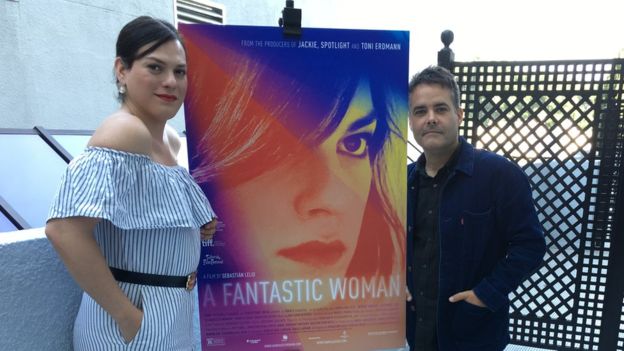 Daniela Vega y Sebastián Lelio en Los Ángeles (Foto: Beatriz Díez)Image caption"Una mujer fantástica" estuvo nominada a mejor película de habla no inglesa en los Globos de Oro. La ganadora fue finalmente la alemana "In the Fade". (Foto: Beatriz Díez).