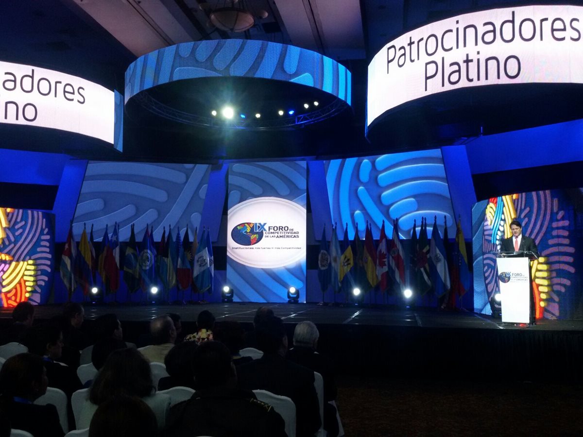 Empresarios analizan situación económica regional. (Foto Prensa Libre: Álvaro Interiano)