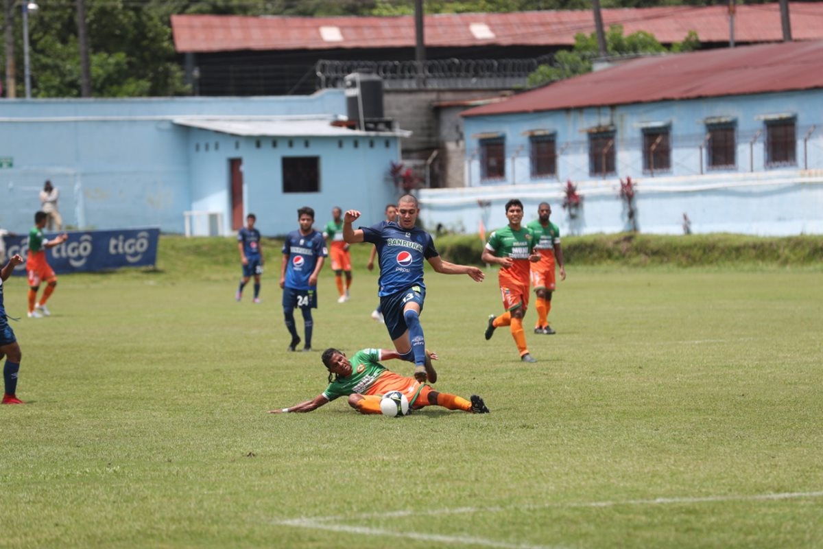 Los naranjeros fueron el único equipo que no apoya por unanimidad la huelga de futbolistas. (Foto Prensa Libre: Edwin Fajardo)