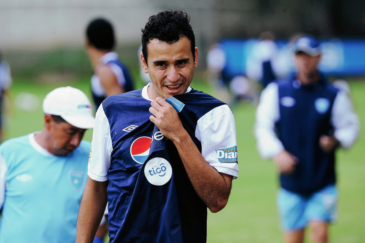 Rubén Morales, en el entreno de la selección. (Foto Prensa Libre: Óscar Felipe)