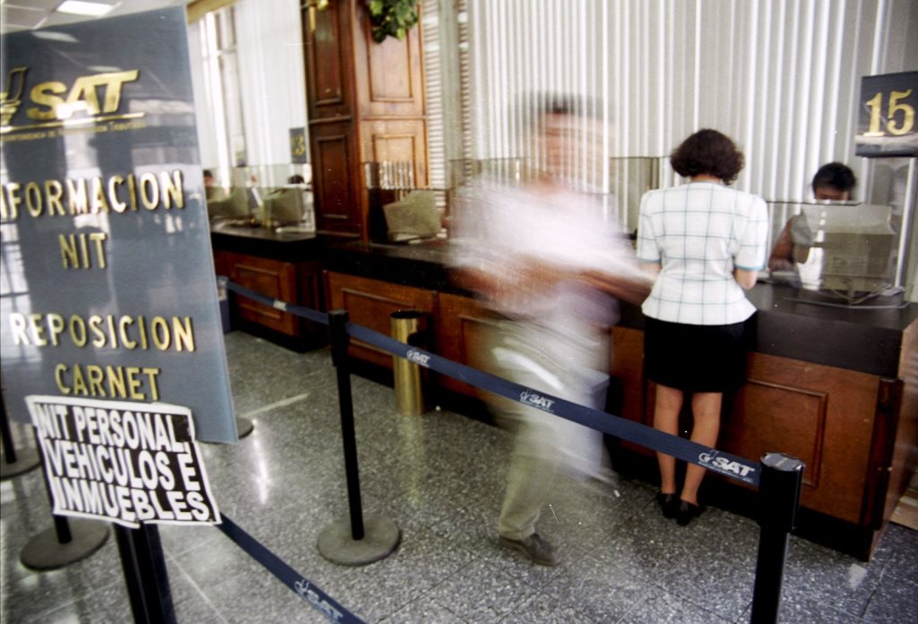 Normativas vigentes crearían dos registros tributarios a los contribuyentes. (Foto Prensa Libre: Hemeroteca PL)