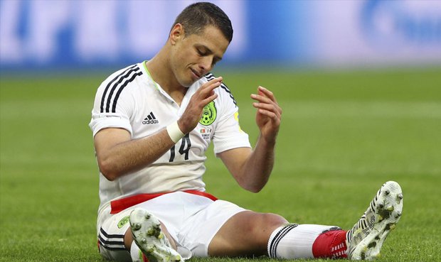 Javier Hernández se entrena por separado por precaución luego de presentar una fatiga muscular. (Foto Prensa Libre: Hemeroteca PL)