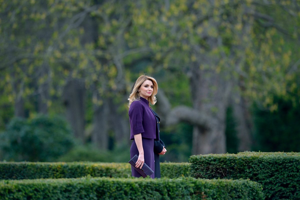 Angélica Rivera, esposa del presidente de México, Enrique Peña Nieto, vuelve a agitar las redes sociales. (Foto Prensa Libre: AFP).