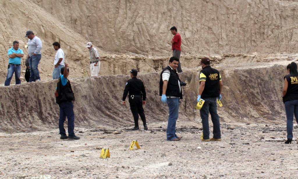 Lugar donde fue localizado el cadáver de Saúl Herlindo Aquino, en Jalapa. (Foto Prensa Libre: Hugo Oliva)