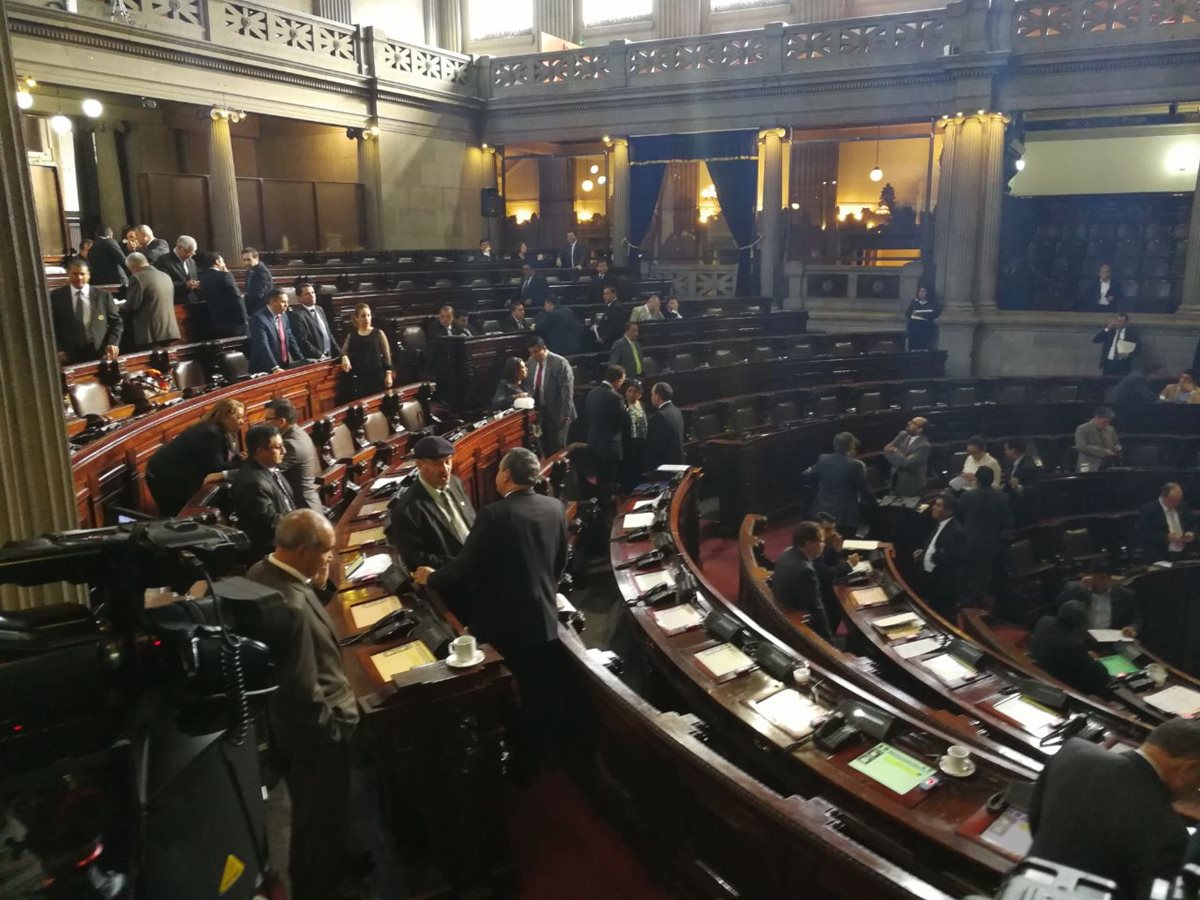 Sesión plenaria de este martes en el Congreso de la República. (Foto Prensa Libre: Esbin García).