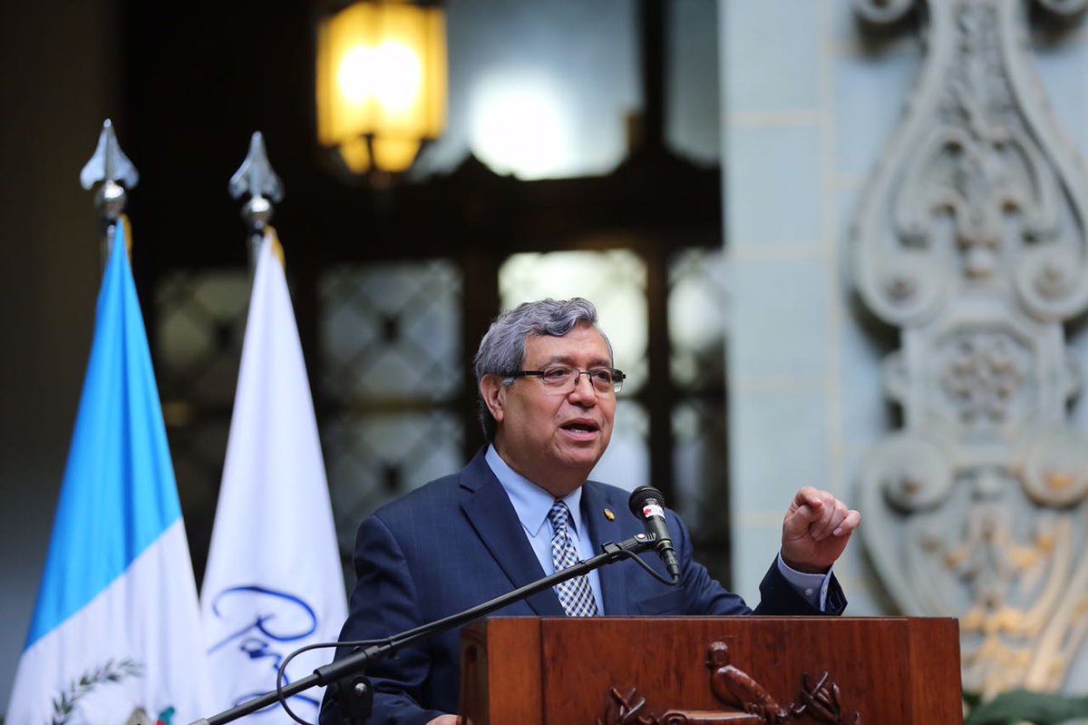 El vicepresidente Jafeth Cabrera, marcó distancia de las decisiones tomadas por el partido oficial y el Presidente. (Foto Prensa Libre: Cortesía Vicepresidencia)