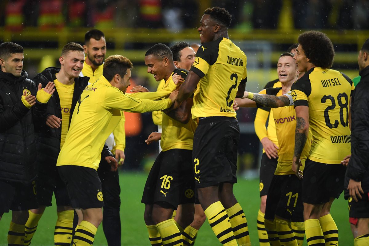 Así festejaron los jugadores del Borussia Dortmund. (Foto Prensa Libre: AFP)