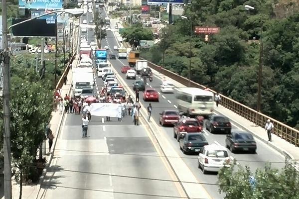 Autoridades confirman que efectuarán evaluaciones del puente Belice con el apoyo del gobierno Japón. (Foto Prensa Libre: HemerotecaPL)