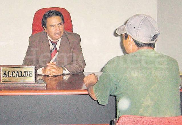 Feliciano Lico, alcalde de Parramos ha atendido problemas personales de sus vecinos. (Foto: Hemeroteca PL)