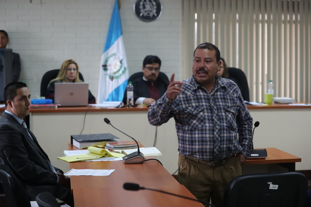 Salomé Armando Gómez Hernández, de 48 años, el único sobreviviente que pudo escapar de los soldados, señaló al kaibil Santos López Alonzo. (Foto Prensa Libre Erick Avila)