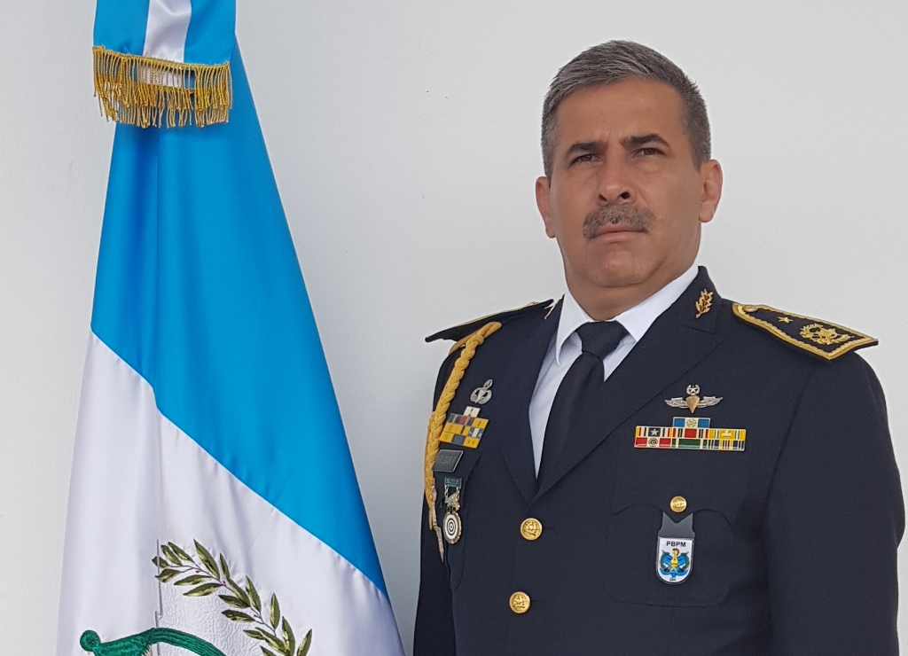 El militar, Érick Melgar Padilla, presentó un amparo para frenar la orden de captura en su contra, explica que cuenta con inmunidad, pero una sala lo rechazó. (Foto Prensa Libre: Hemeroteca PL)