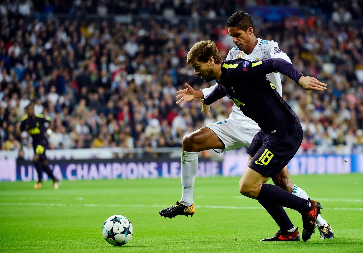 Lloente intenta superar la marca de Varane.