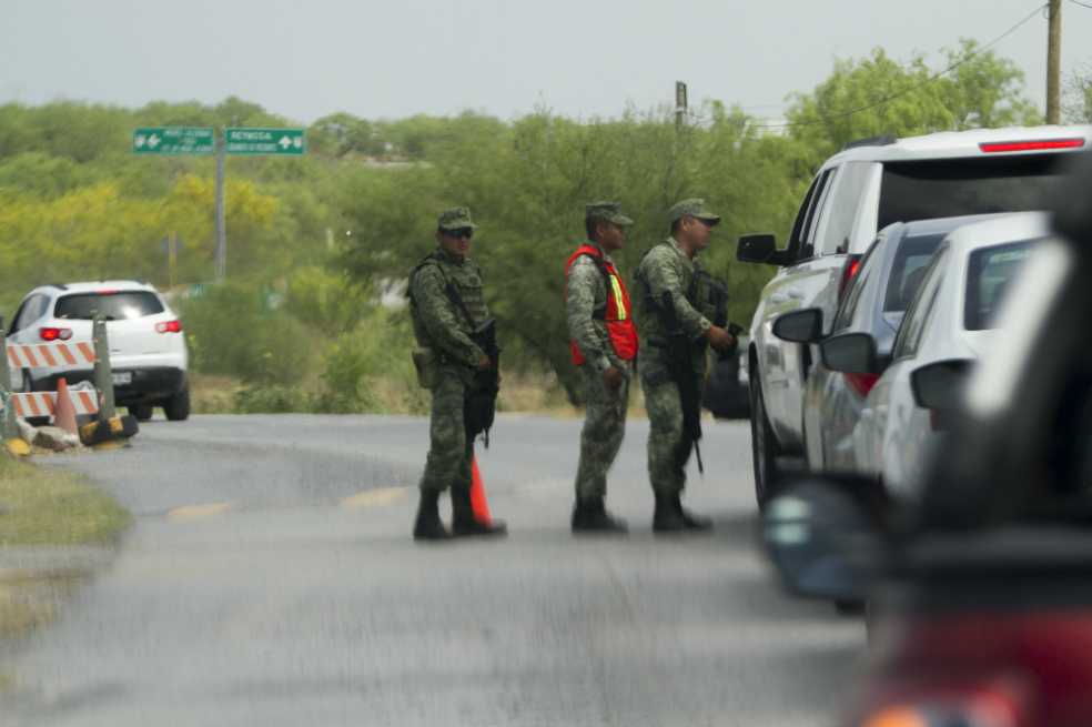 Aunque los militares no pueden intervenir en captura de migrantes, Trump insiste en que reforzará la frontera con estos. (Foto: Hemeroteca PL)