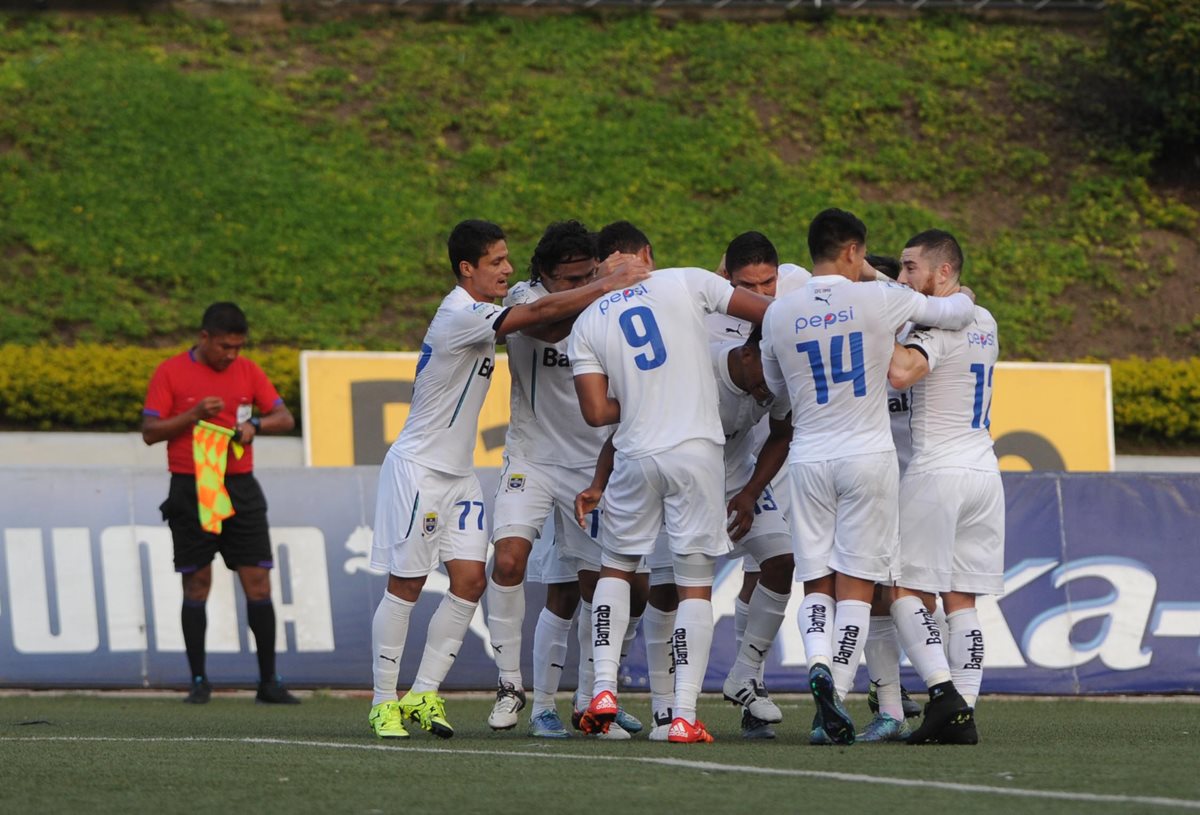 Comunicaciones se quedó con el triunfo de la mano de Blackburn. (Foto Prensa Libre: Óscar Felipe)