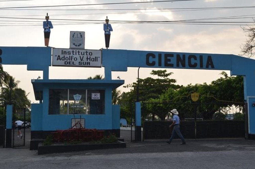 Instituto Adolfo V. Hall del Sur, de Retalhuleu, donde habría ocurrido el abuso. (Foto Prensa Libre: Hemeroteca PL).