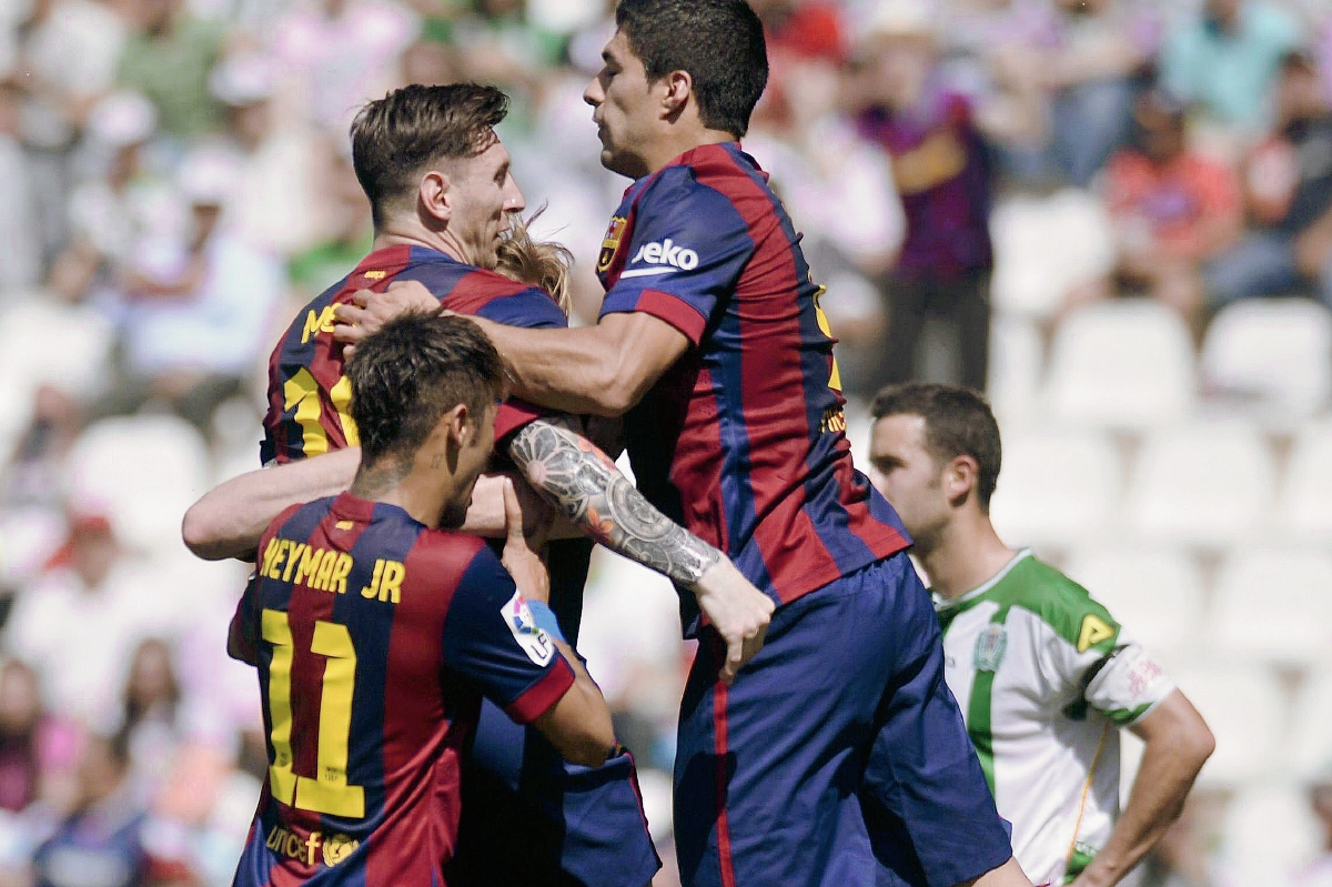El Barcelona sigue firme en su búsqueda de coronarse campeón. (Foto Prensa Libre:EFE)