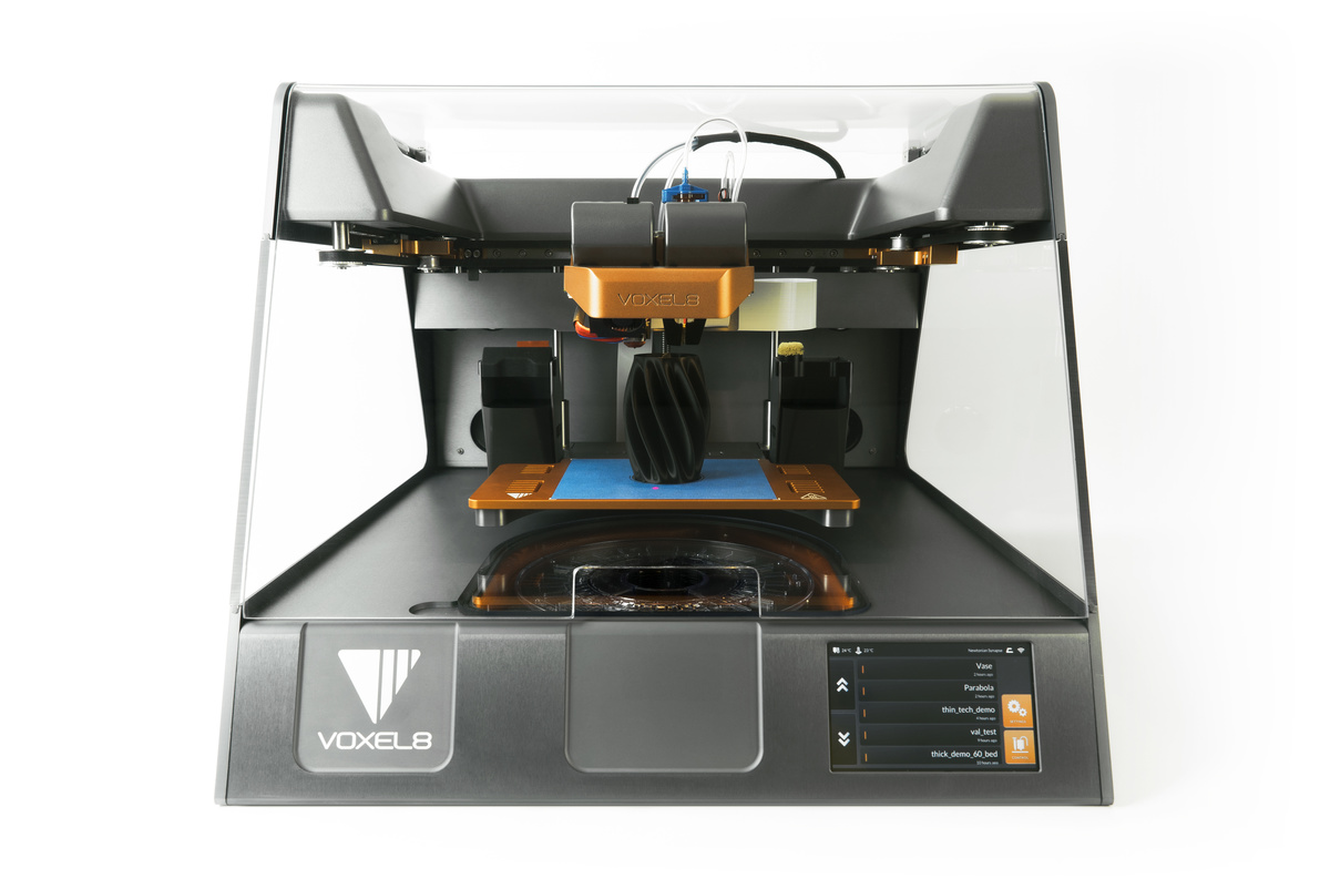 Impresora 3D Voxel8, que imprime circuitos sobre plásticos.