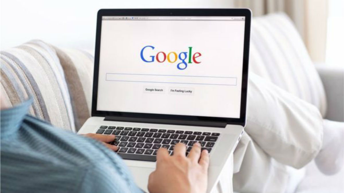 "Doctor Google", no siempre tiene la respuesta a nuestros males, dicen los médicos. (GETTY IMAGES)