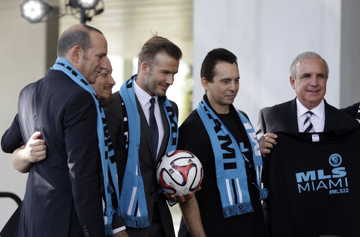 El proyecto de David Beckham de construir un estadio para la MLS en Miami dio un paso adelante cuando los comisionados de la ciudad votaron a favor de la venta de un terreno por 9 millones de dólares. (Foto Prensa Libre: AFP)