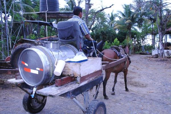 Un vecino vende lácteos en un sector de Coatepeque, Quetzaltenango.