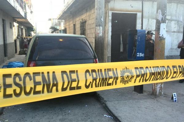 Escena del crimen de Cornelio Gálvez López, de 61 años en la colonia La Esperanza. zona 12. (Foto Prensa Libre: É. Ávila)