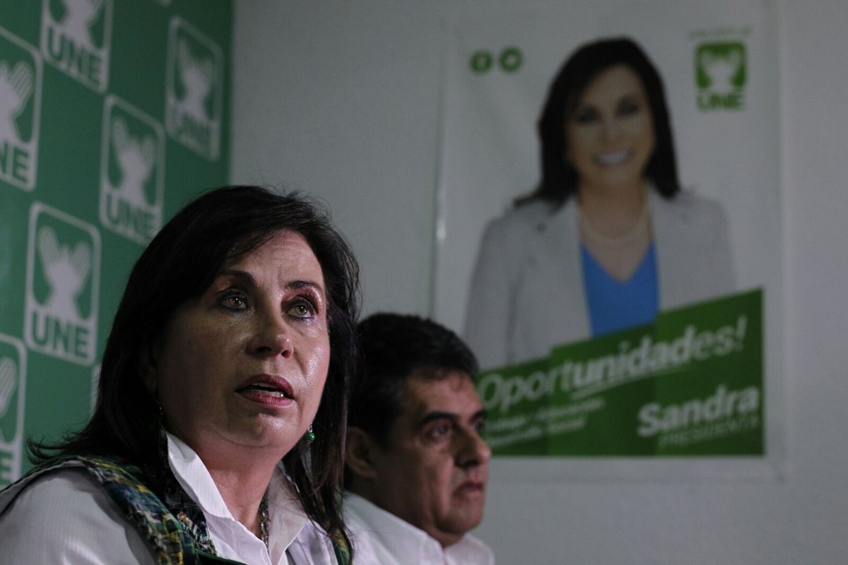 Sandra Torres y el diputado Carlos López, presiden la primera actividad proselitista de la UNE en Quiché, en la segunda vuelta electoral. (Foto Prensa Libre: Paulo Raquec)