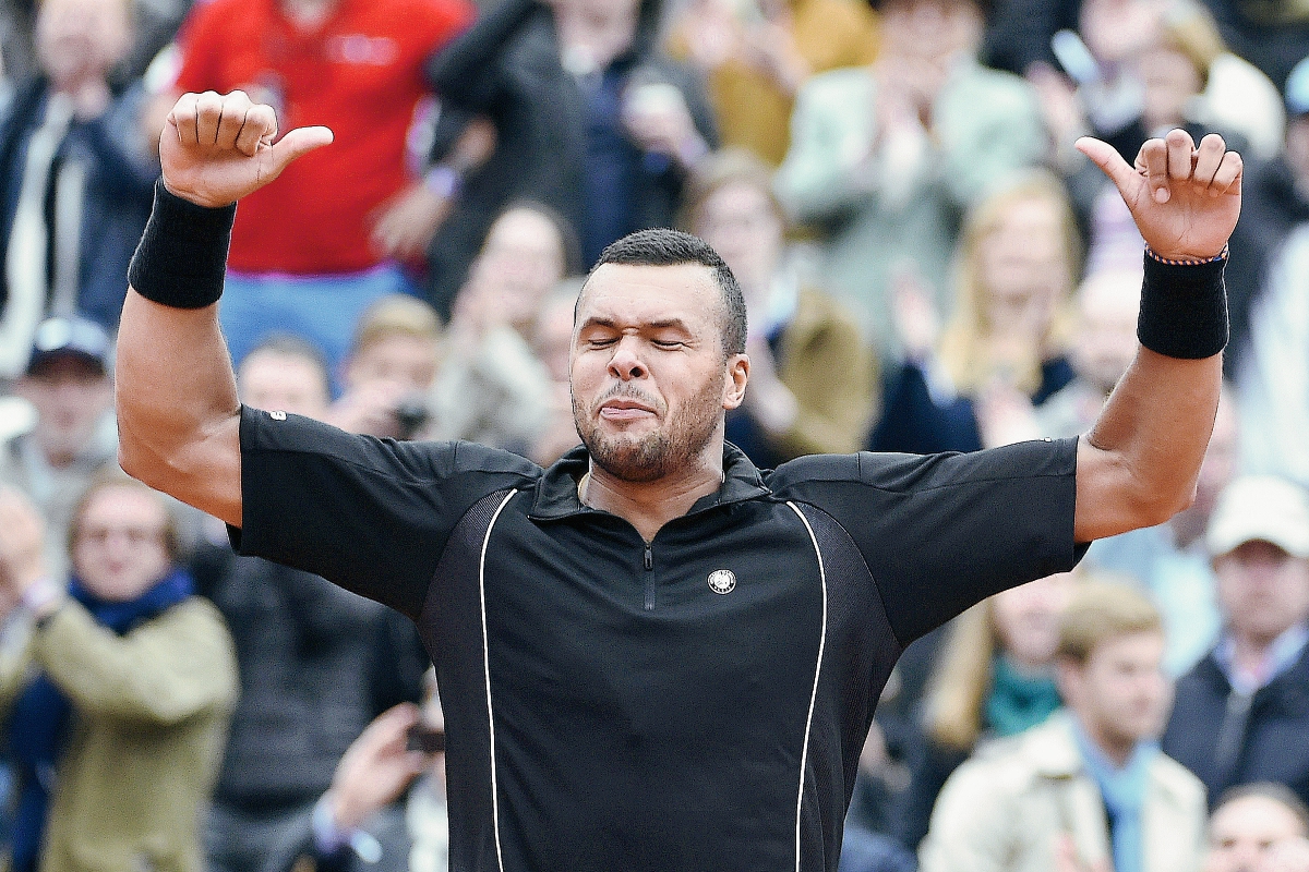 Tsonga celebra tras avanzar a cuartos en Roland Garros. (Foto Prensa Libre:  AFP)