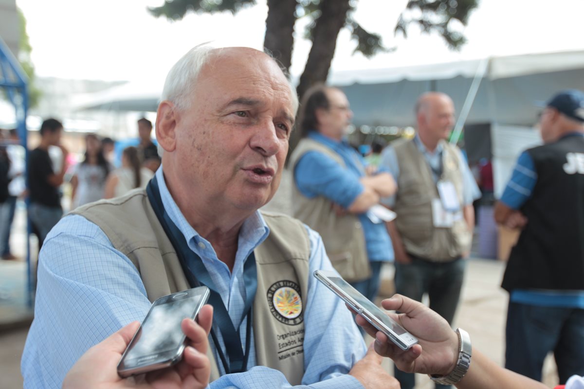 La Misión de Observación Electoral de la OEA a cargo de Juan Pablo Corlazzoli ya se desplaza a la provincia. (Foto Prensa Libre: Hemeroteca PL)