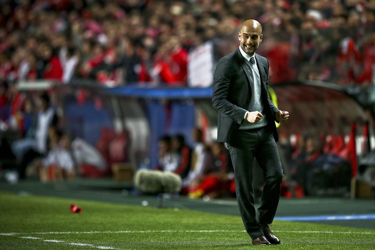 El entrenador del Bayern Munich, Pep Guardiola durante el encuentro de este miércoles contra el Benfica. (Foto Prensa Libre: EFE)