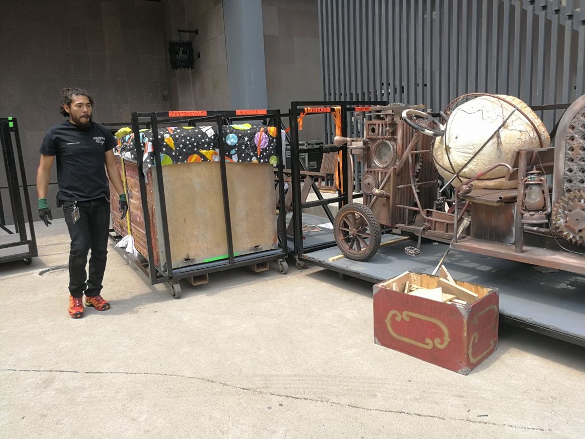 El staff de Ricardo Arjona ya se encuentra en el estadio de Morelos, México.