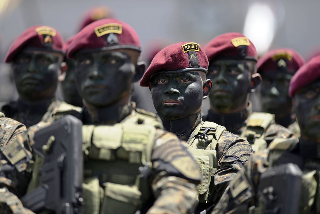 El presupuesto de la Defensa es de los ministerios que más alza de gastos ha tenido. (Foto Prensa Libre: AFP)