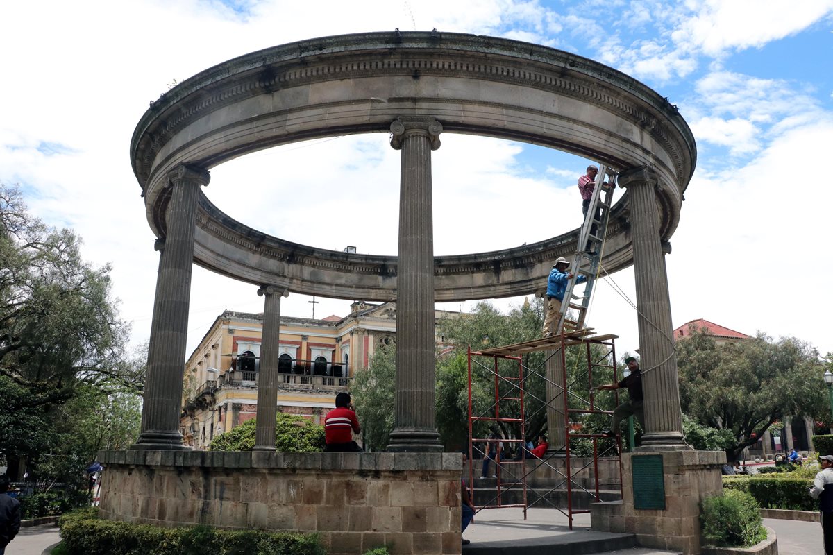 Parque central de Quetzaltenango. Ese departamento es uno de los incluidos en la nueva advertencia de viaje emitida por EE. UU. (Foto Prensa Libre: Hemeroteca PL)