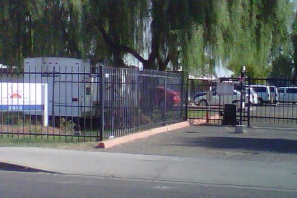 Fachada del refugio Southwest Key, ubicado en Phoenix, Arizona, donde están ubicados menores guatemaltecos. (Foto Prensa Libre:Conamigua)