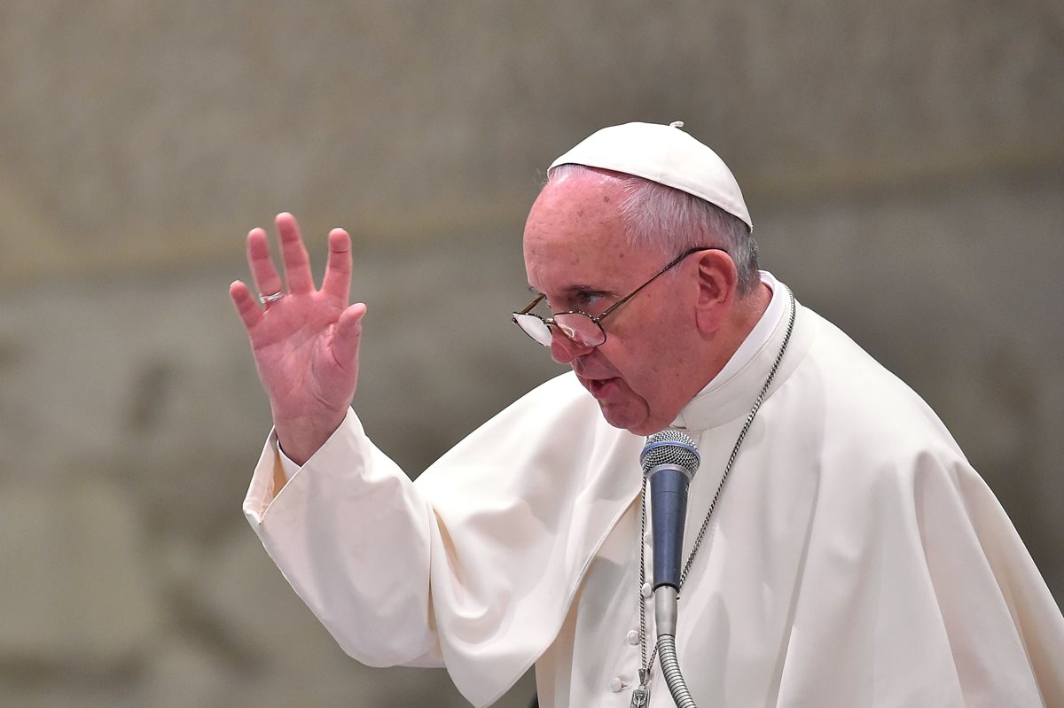 El papa Francisco dijo estar conmocionado tras los ataques. (Foto Prensa Libre: AFP).