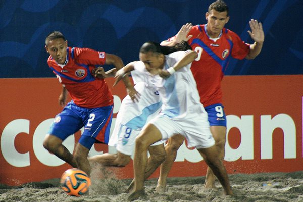 Costa Rica derrotó 4-3 a Guatemala, en partido disputado ayer. (Foto Prensa Libre: Fedefutbol)