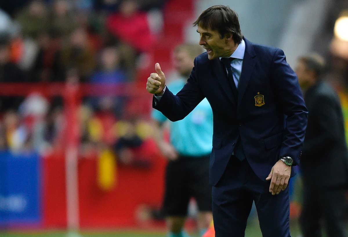 Lopetegui tomó las riendas de "La Roja" luego de la salida de Vicente del Bosque. (Foto Prensa Libre: AFP)