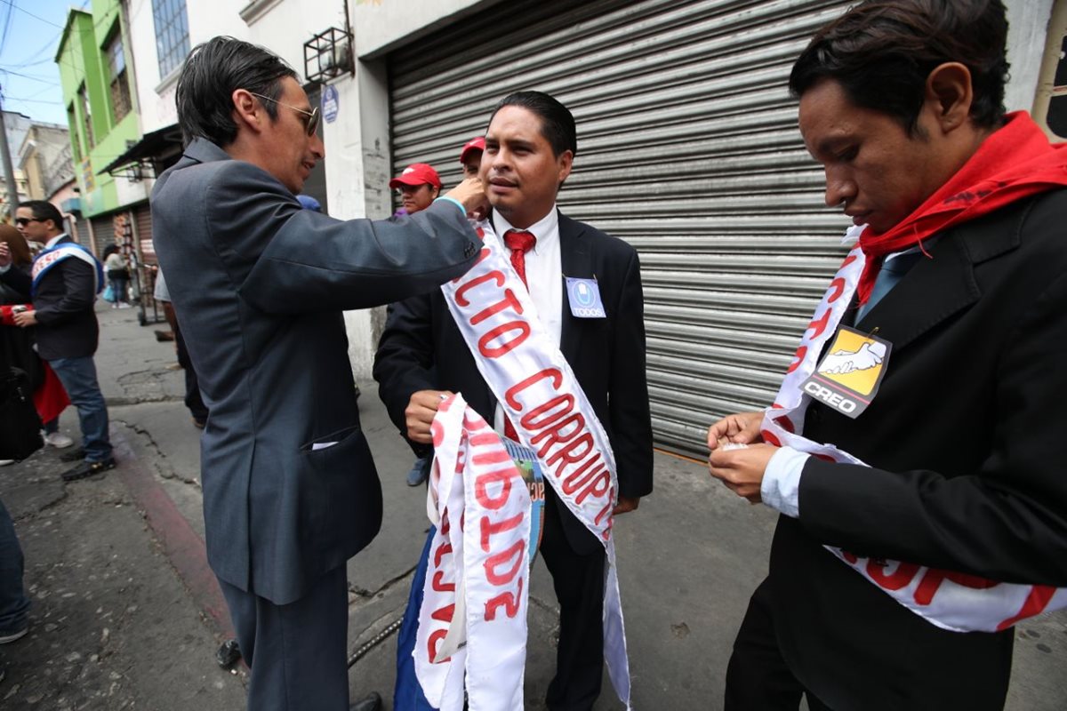 El “pacto de corruptos” también es denunciado por los universitarios.