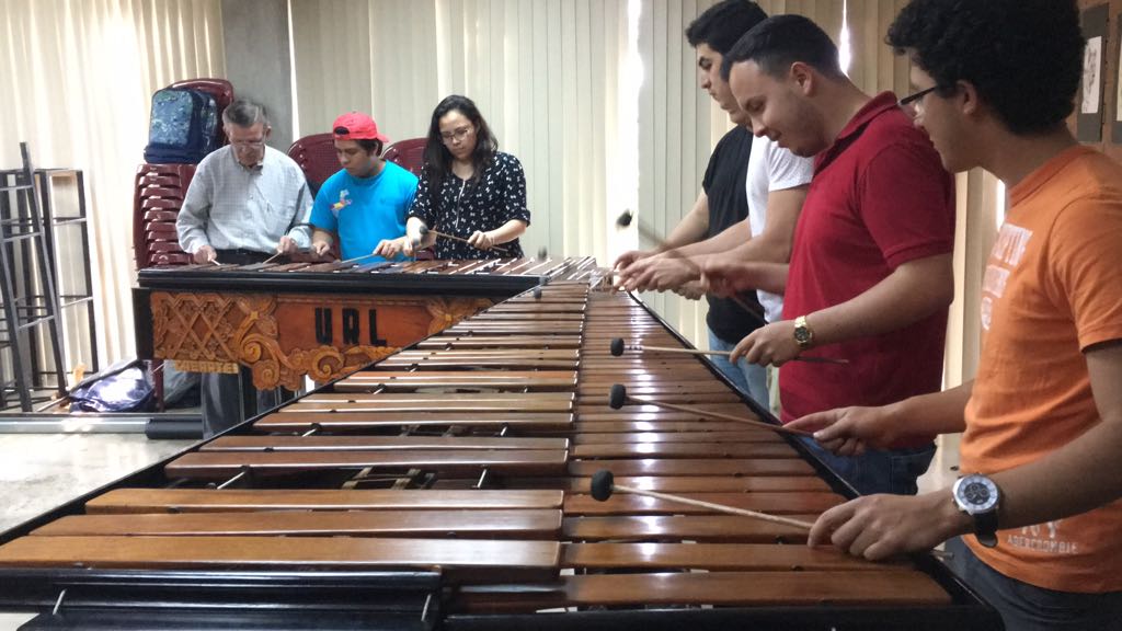 Concierto de marimba, obras de teatro e intervenciones plásticas forman parte del Festival de Arte, de la URL. (Foto Prensa Libre, cortesía)