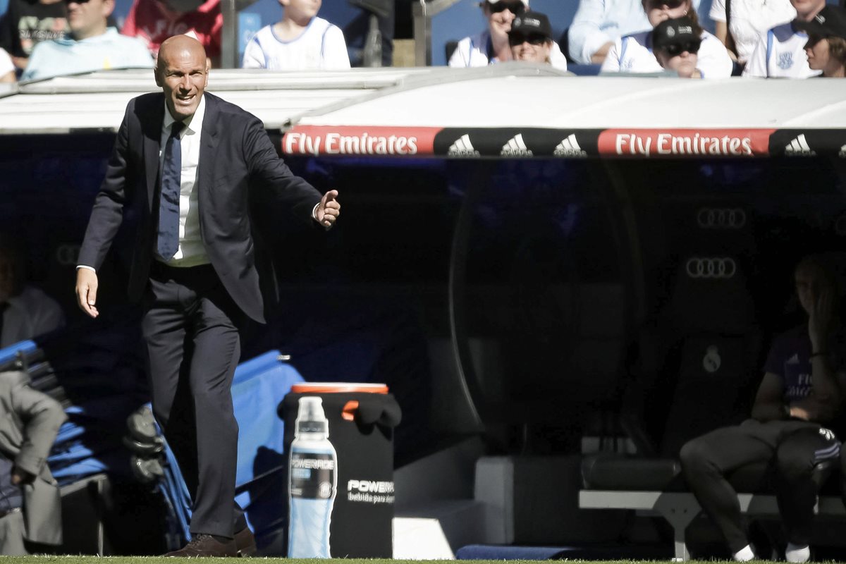 Zinedine Zidane afirma que su equipo no esta en crisis. (Foto Prensa Libre: EFE)