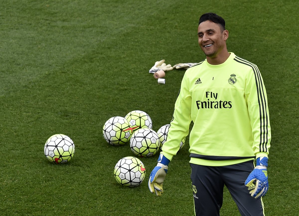 El portero tico Keylor Navas durante el último entrenamiento del Real Madrid antes del compromiso de mañana contra el Manchester City. (Foto Prensa Libre: AFP)