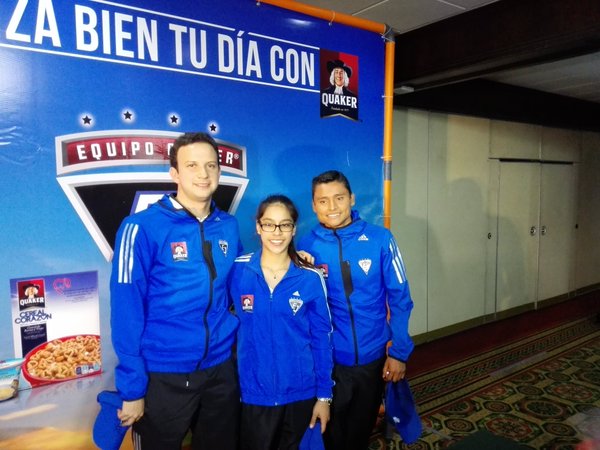 Kevin Cordón, Ana Sofía Gómez y Érick Barrondo en la presentación del Equipo Quaker. (Foto Prensa Libre: Francisco Sánchez)