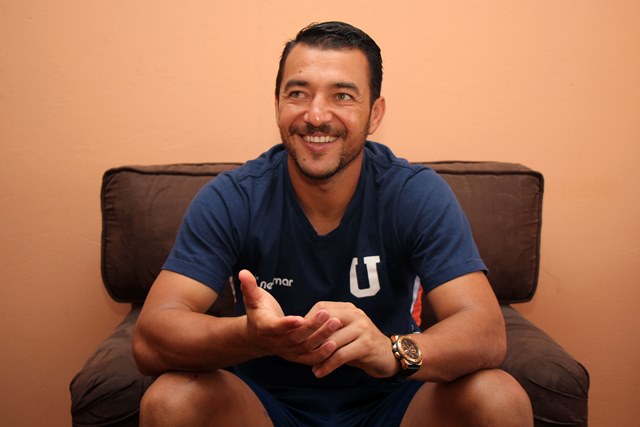 El portero de la Usac, David Guerra, comparte con tranquilidad estar bien de salud. (Foto Prensa Libre: Eduardo Sam).
