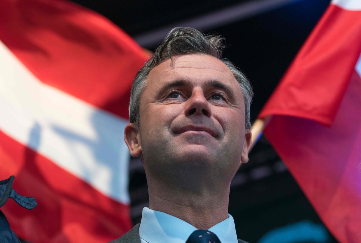 Norbert Hofer, del euroescéptico y ultraderechista Partido de la Libertad, encabeza la votación. (Foto Prensa Libre: AFP).