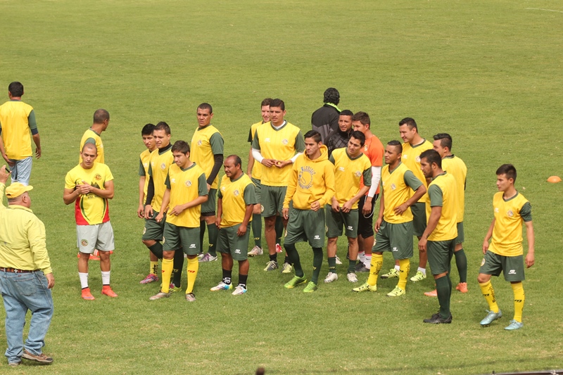 Deportivo Marquense durante un entrenamiento en el Estadio Marquesa de la Ensenada. (Foto Prensa Libre: Hemeroteca PL)