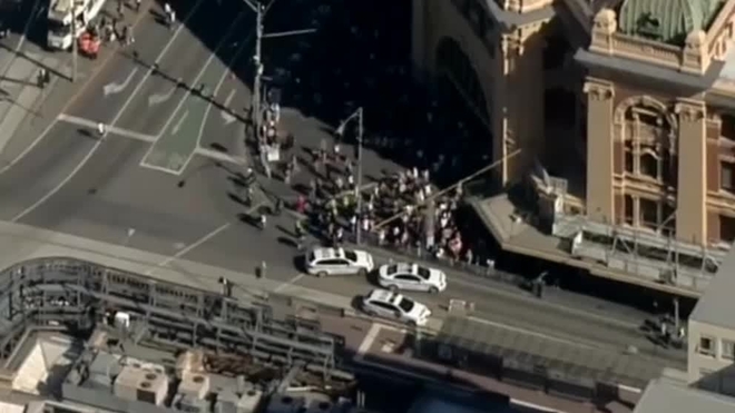 Atropello multitudinario en Melbourne. (Foto Prensa Libre: EFE)