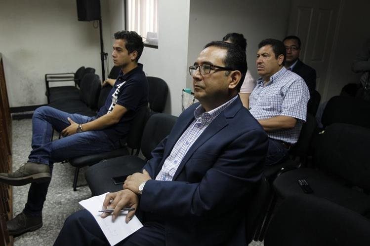 Abogado del hijo y hermano del presidente interpusieron un ampara para repetir el proceso por supuestas violaciones del debido proceso. (Foto Prensa Libre: Hemeroteca PL)