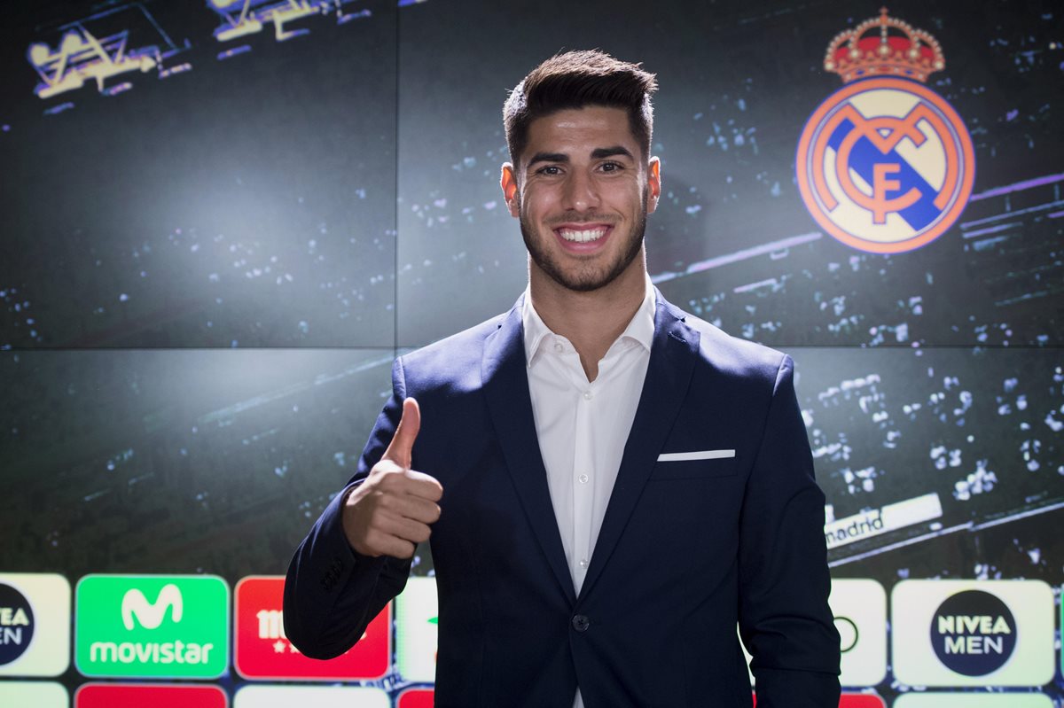 El centrocampista del Real Madrid, Marco Asensio, durante la rueda de prensa que ofreció este viernes tras renovar su contrato con el club blanco hasta junio de 2023. (Foto Prensa Libre: EFE)