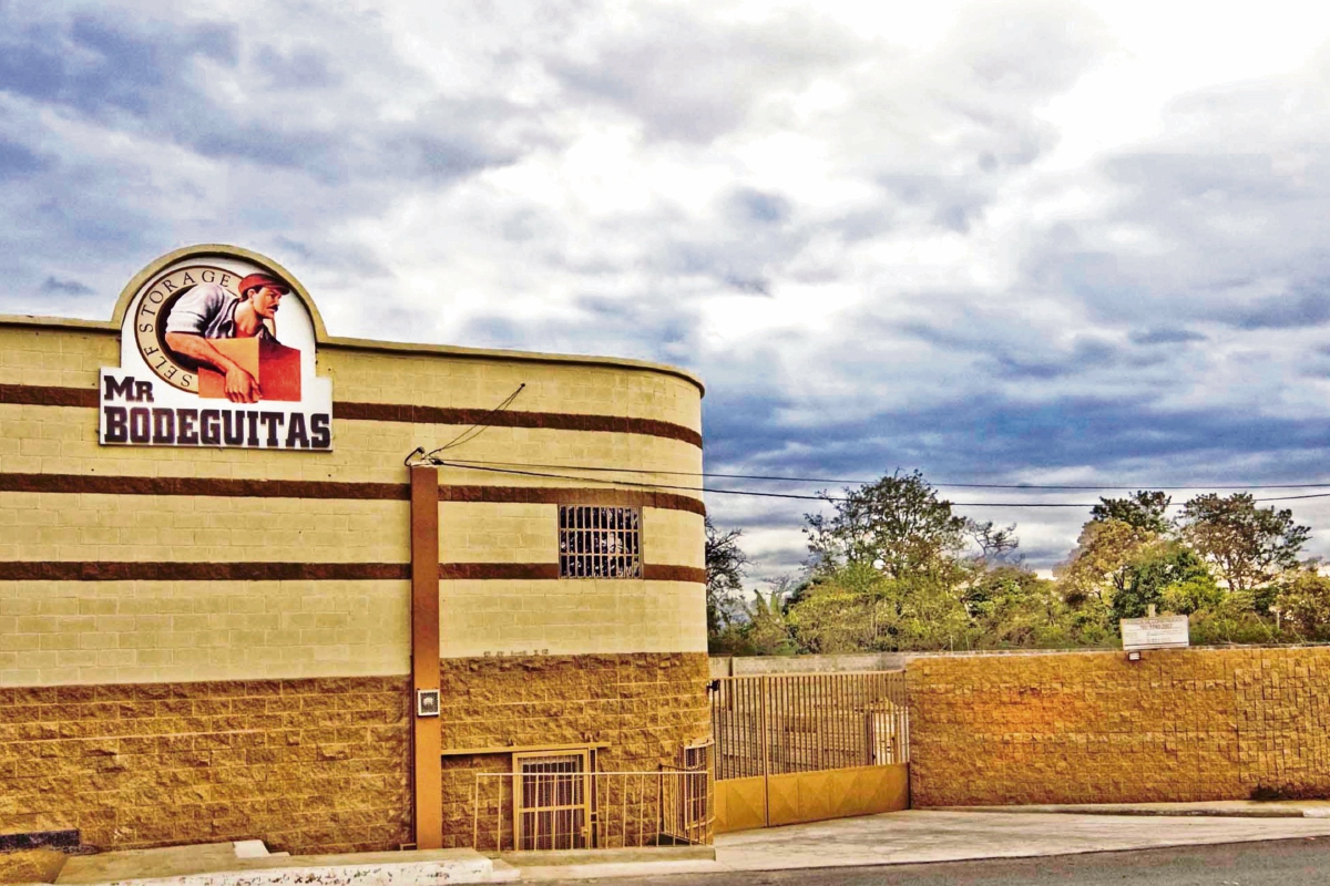 Mil setecientos espacios  tiene en alquiler Mr. Bodeguitas en cinco puntos diferentes de la ciudad. (Foto Prensa Libre: Cortesía Mr. Bodeguitas)
